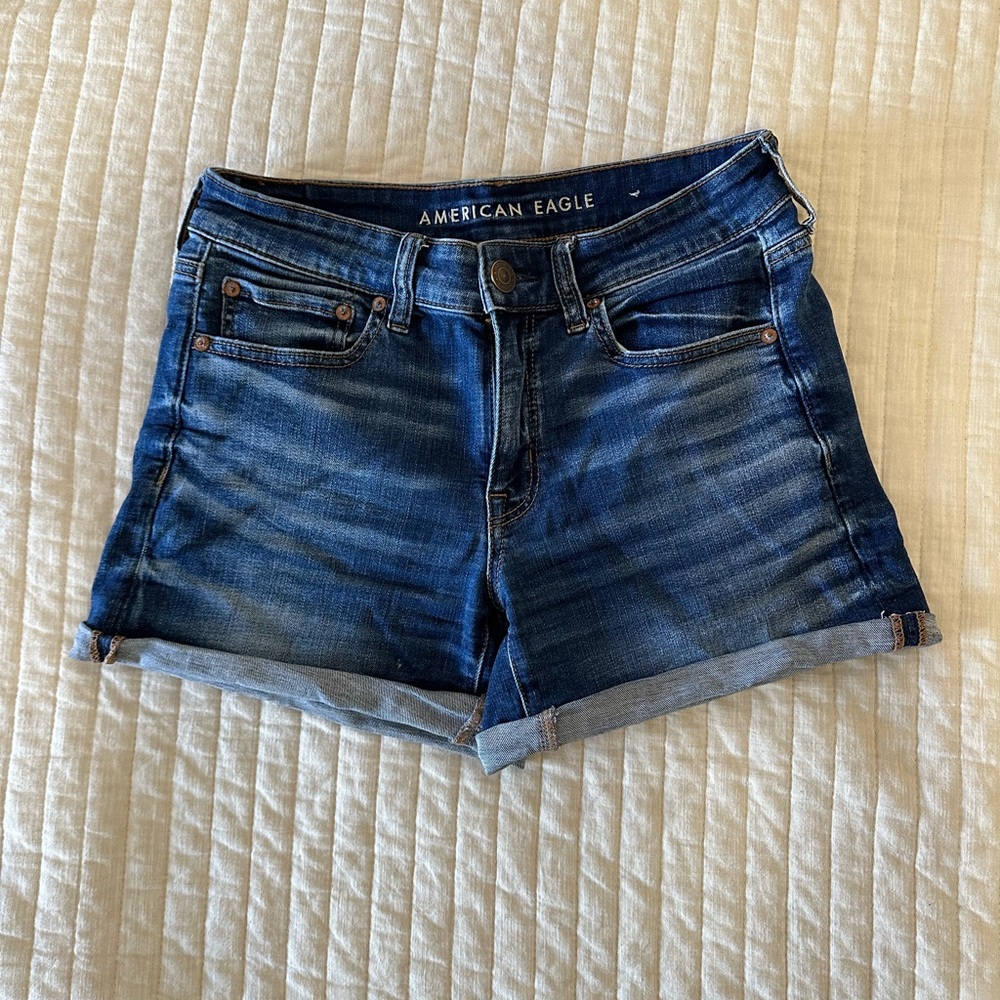 American Eagle women size 8 midi Jean shorts